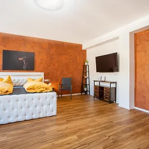 Gwuni Mopera 3* Leipzig